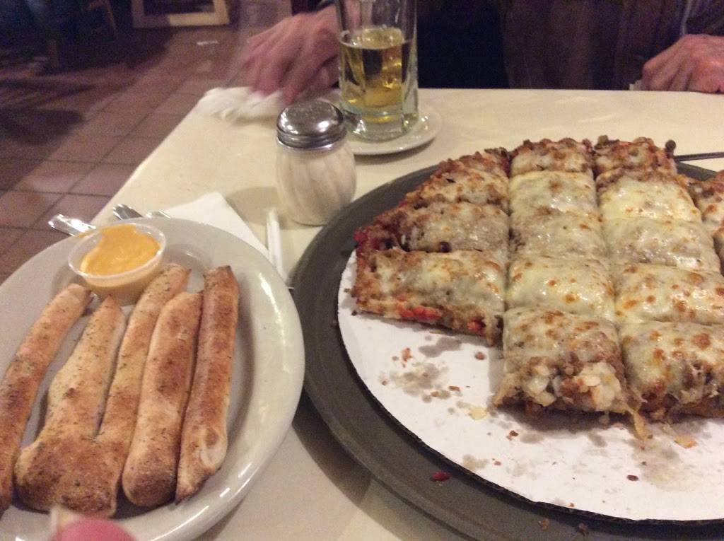Pizza King | restaurant | 2916 E Main St, Richmond, IN 47374, USA | 7659625311 OR +1 765-962-5311
