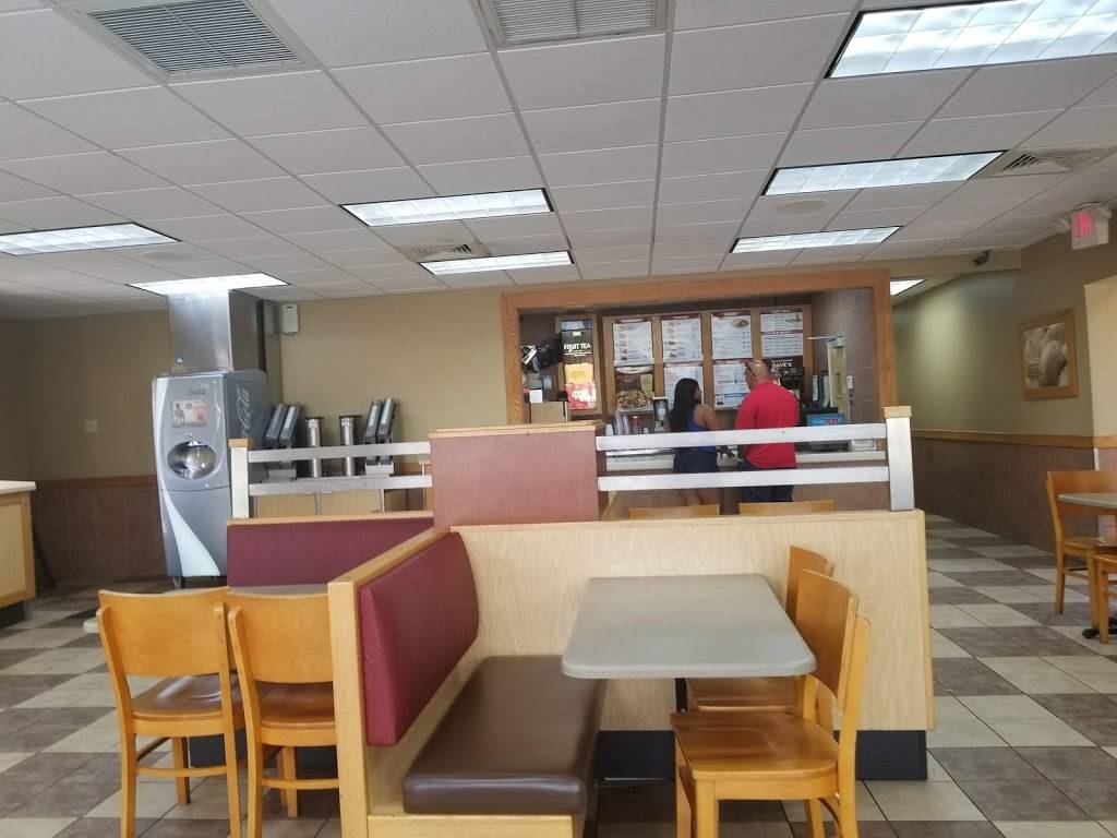 Wendys | restaurant | 13712 Bruce B Downs Blvd, Tampa, FL 33613, USA | 8139771732 OR +1 813-977-1732