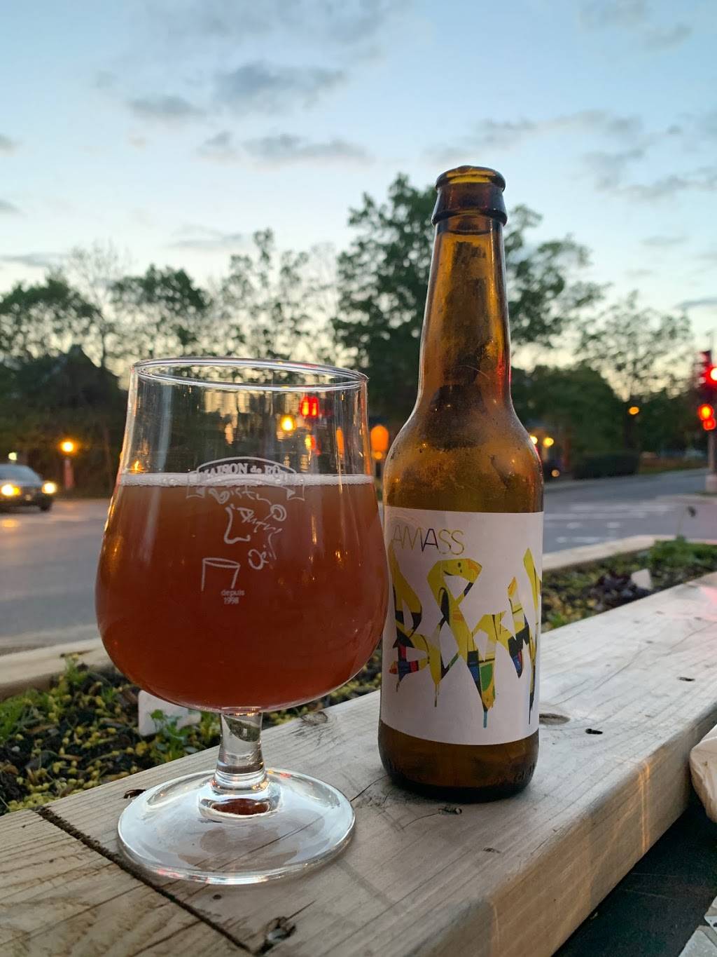 Bistro LAutre Oeil | restaurant | 152 Rue Principale, Gatineau, QC J9H 3M8, Canada | 8196821221 OR +1 819-682-1221