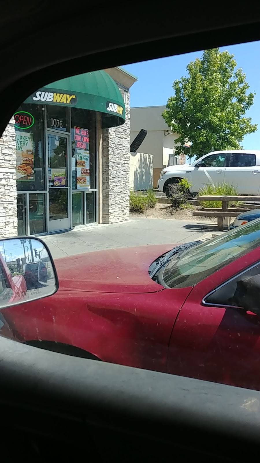 Subway | restaurant | 1076 S Main St, Red Bluff, CA 96080, USA | 5305289600 OR +1 530-528-9600