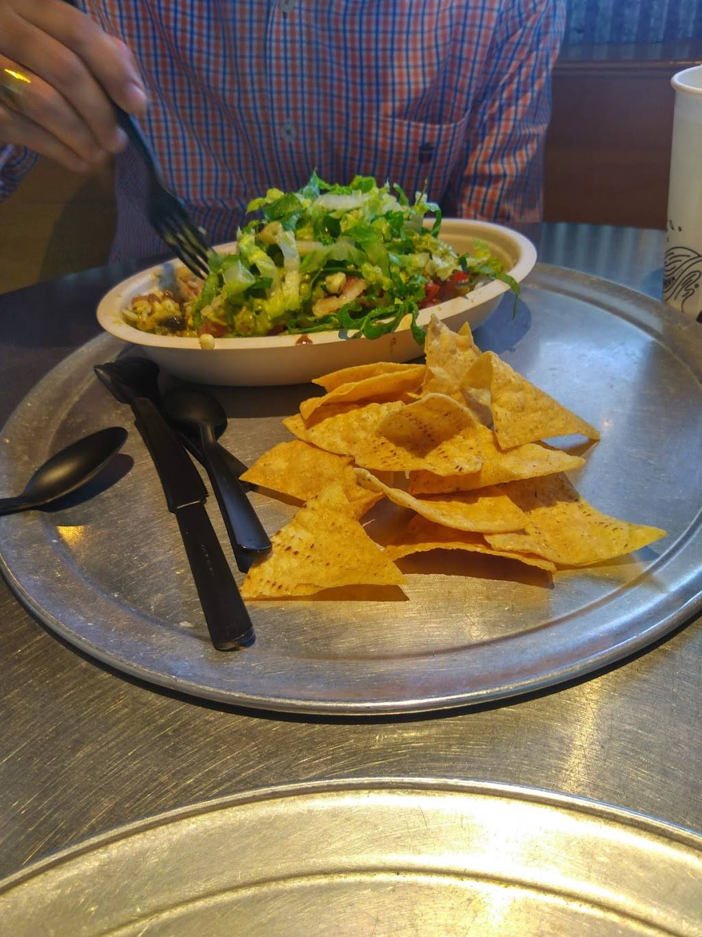 Chipotle Mexican Grill | restaurant | 3819 Richmond Ave, Houston, TX 77027, USA | 7134391188 OR +1 713-439-1188