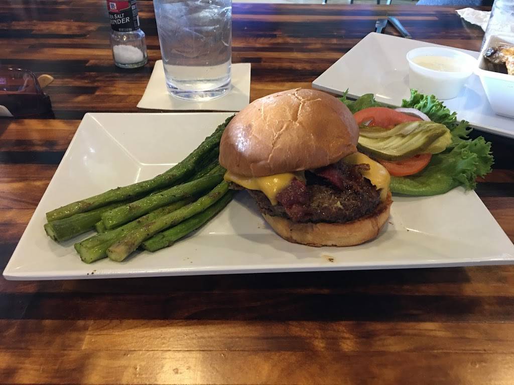 McQuarters Pub | restaurant | 700 Broadway Ave, East Dr Ste 25, Mattoon, IL 61938, USA | 2172404395 OR +1 217-240-4395