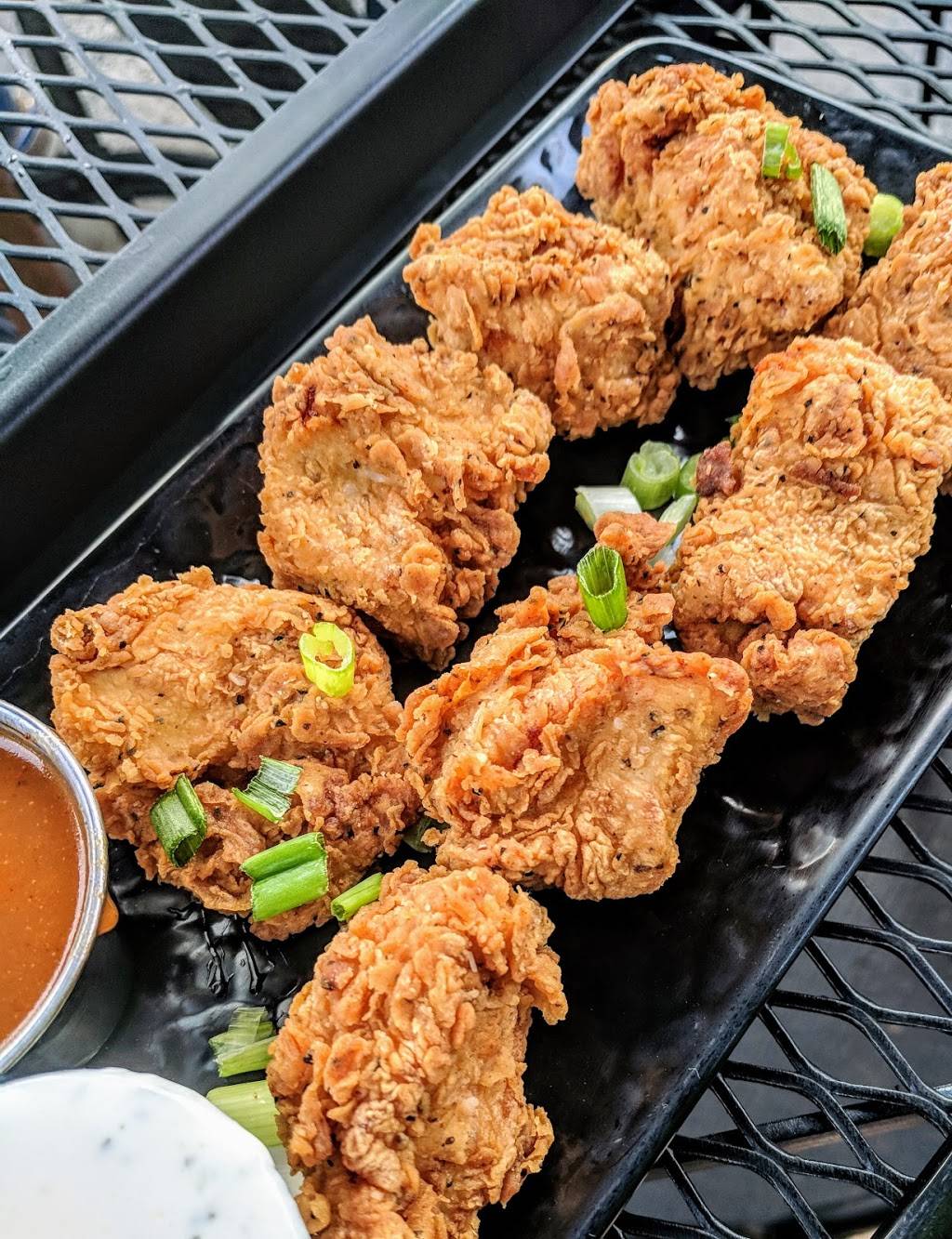 Two Travelers Tavern | restaurant | 8097 Main St, Garrettsville, OH 44231, USA | 3305278134 OR +1 330-527-8134