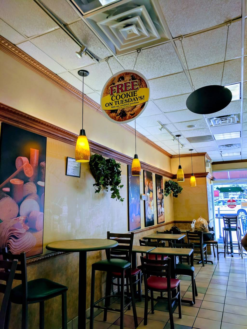 Subway Restaurants | restaurant | 6449 N Sheridan Rd, Chicago, IL 60626, USA | 7732746800 OR +1 773-274-6800