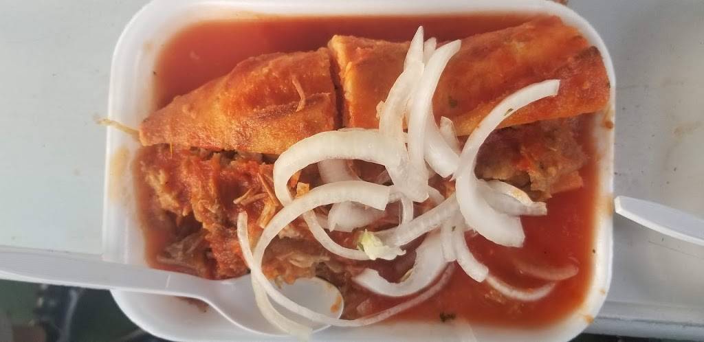 Tortas ahogadas los primos | restaurant | 2856, 2301 W 5th St, Santa Ana, CA 92703, USA | 7144885609 OR +1 714-488-5609