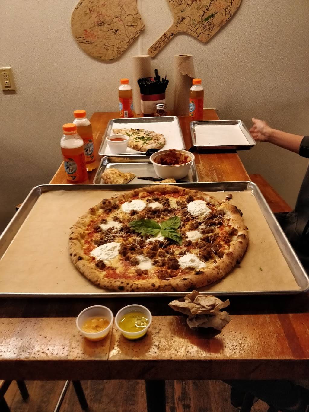 DeSano Pizza Bakery | restaurant | 115 16th Ave S, Nashville, TN 37203, USA | 6159531168 OR +1 615-953-1168