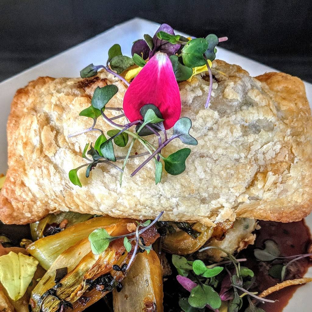 Beauchaines 211 | restaurant | 211 S Topsail Dr, Surf City, NC 28445, USA | 9103281888 OR +1 910-328-1888