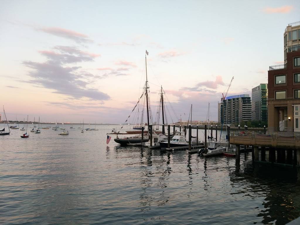 Pasta Beach Boston | restaurant | 30 Rowes Wharf, Boston, MA 02110, USA | 6174396900 OR +1 617-439-6900