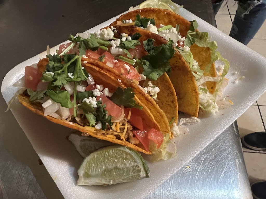 Monroë Lavish Cuisine | restaurant | 7523 S Paxton Ave, Chicago, IL 60649, USA | 3124852971 OR +1 312-485-2971