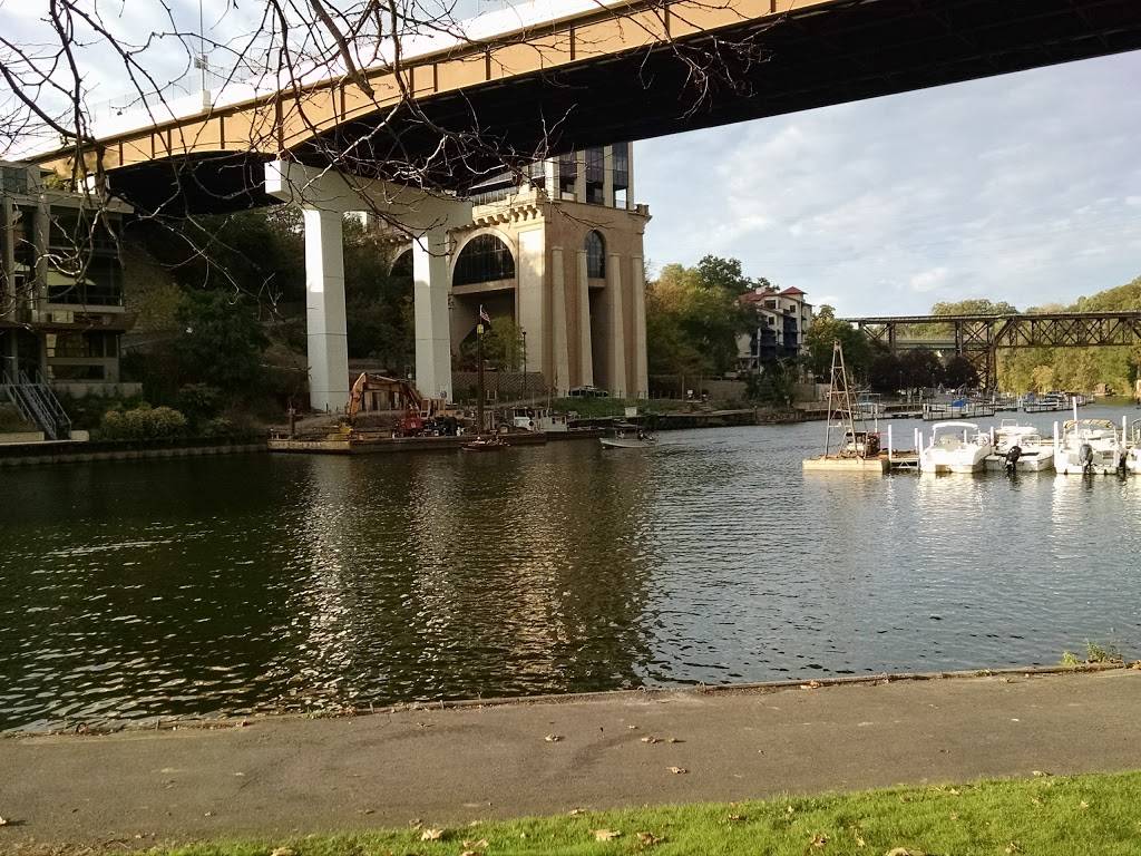 Emerald Necklace Marina | restaurant | 1500 Cleveland Metro Park Dr, Lakewood, OH 44107, USA | 2162263030 OR +1 216-226-3030