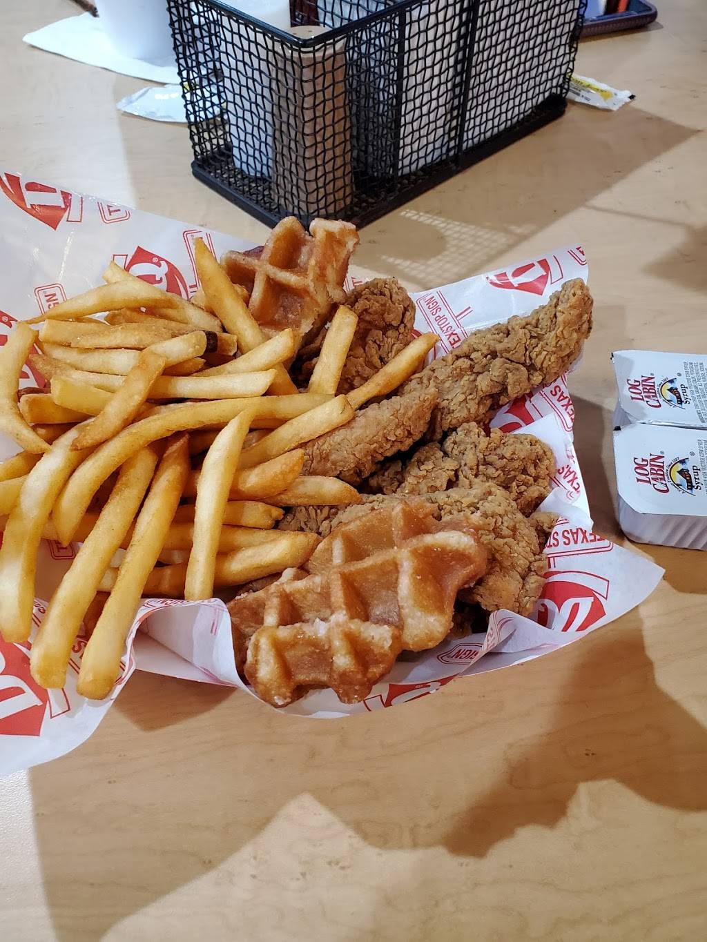 Dairy Queen Store | restaurant | 9102 TX-146, Mont Belvieu, TX 77580, USA | 2815766526 OR +1 281-576-6526