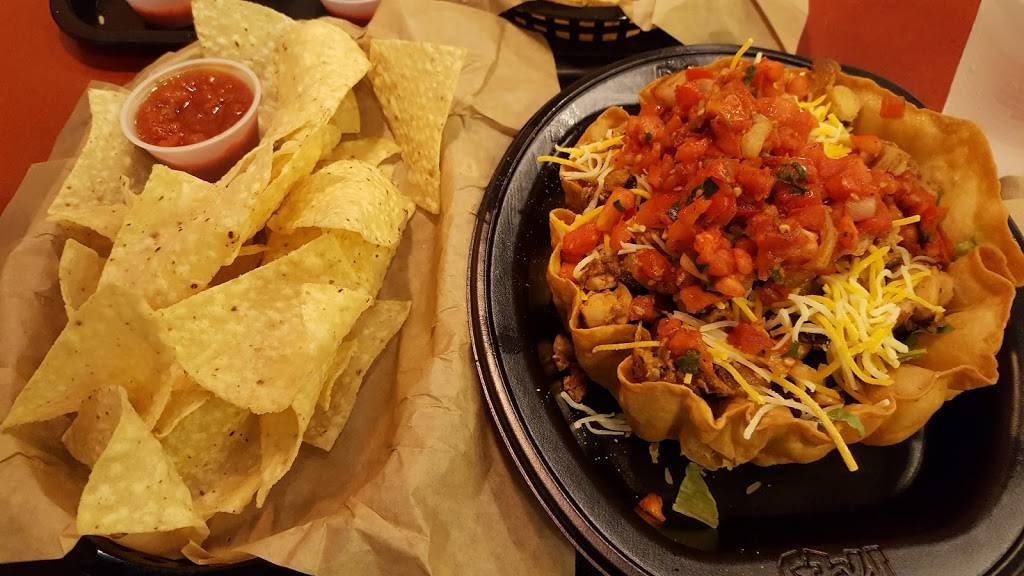 Moes Southwest Grill | restaurant | 2041 S Neil St, Champaign, IL 61820, USA | 2173526637 OR +1 217-352-6637