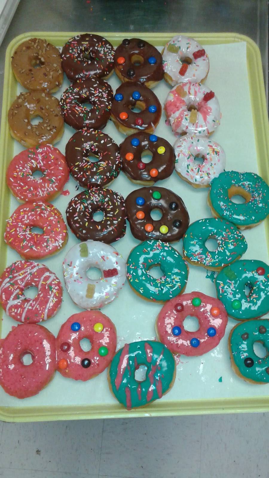 The Donut Place | restaurant | 2307 N Milt Phillips Ave, Seminole, OK 74868, USA | 4053822889 OR +1 405-382-2889