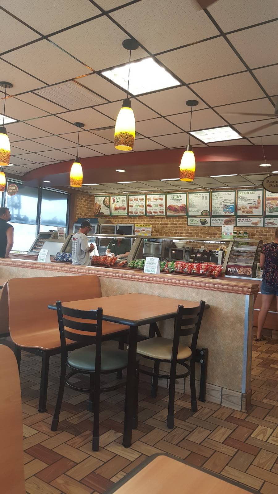 Subway Restaurants | restaurant | 103 S Main St, Highlands, TX 77562, USA | 2814265580 OR +1 281-426-5580