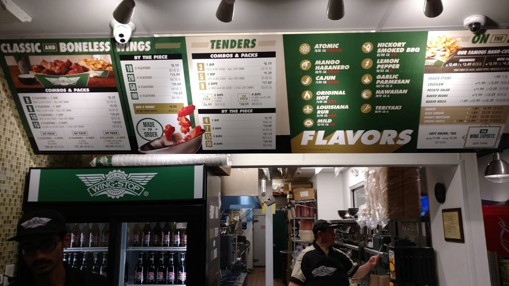 Wingstop | restaurant | 2109 Veterans Pkwy #10, Bloomington, IL 61704, USA | 3098082435 OR +1 309-808-2435