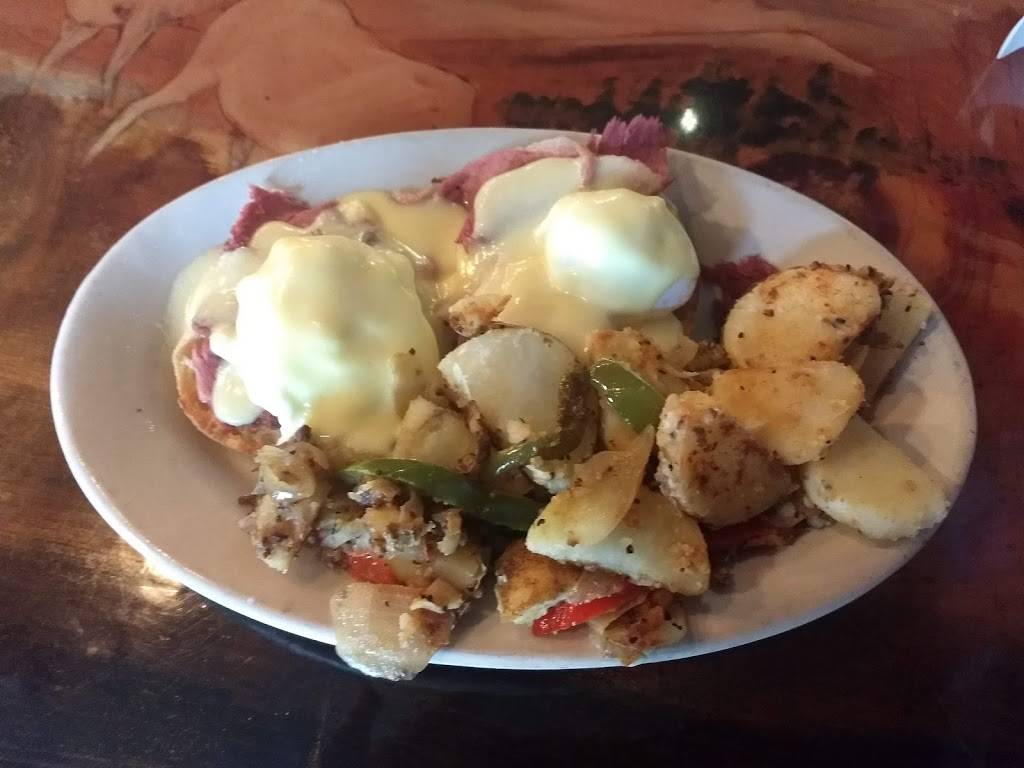 Tinneys Tavern | restaurant | 498 Lake Desolation Rd, Middle Grove, NY 12850, USA | 5184501066 OR +1 518-450-1066