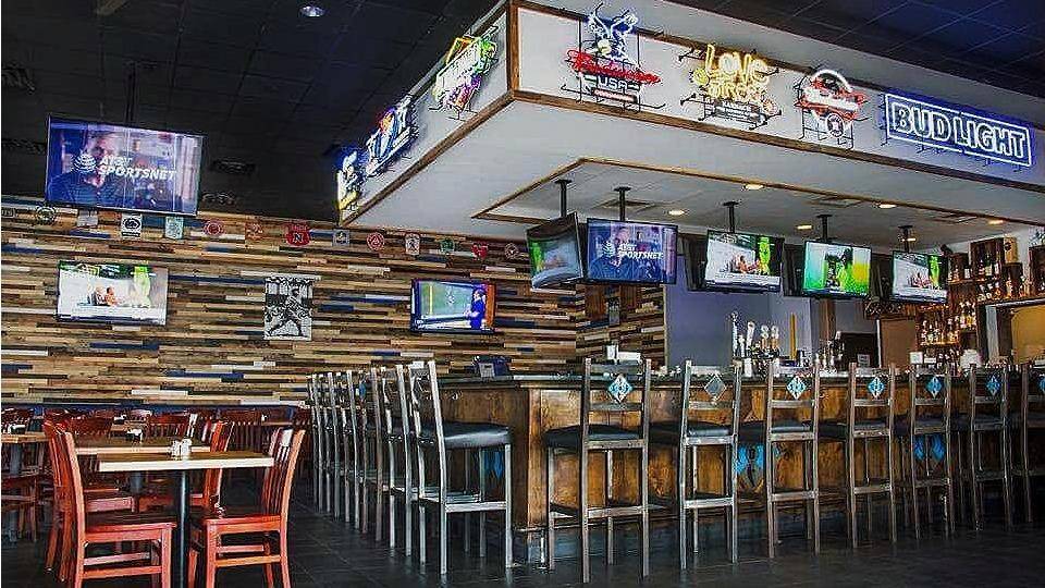 Backspin Texas Sports Bar & Grill | restaurant | 165 Hargraves Dr p100, Austin, TX 78737, USA | 5125183033 OR +1 512-518-3033