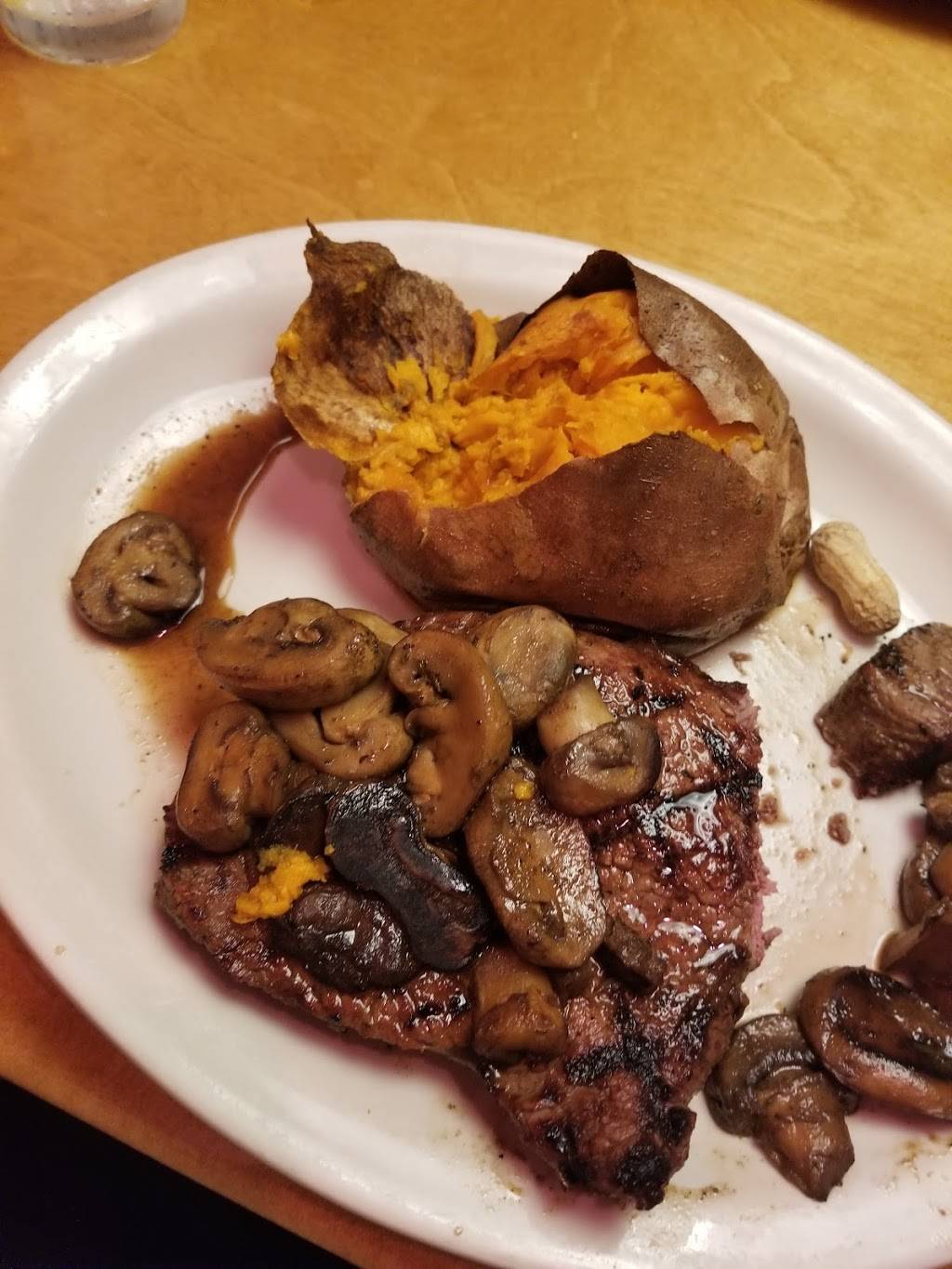 Texas Roadhouse | restaurant | 580 Amherst St, Nashua, NH 03063, USA | 6035957293 OR +1 603-595-7293