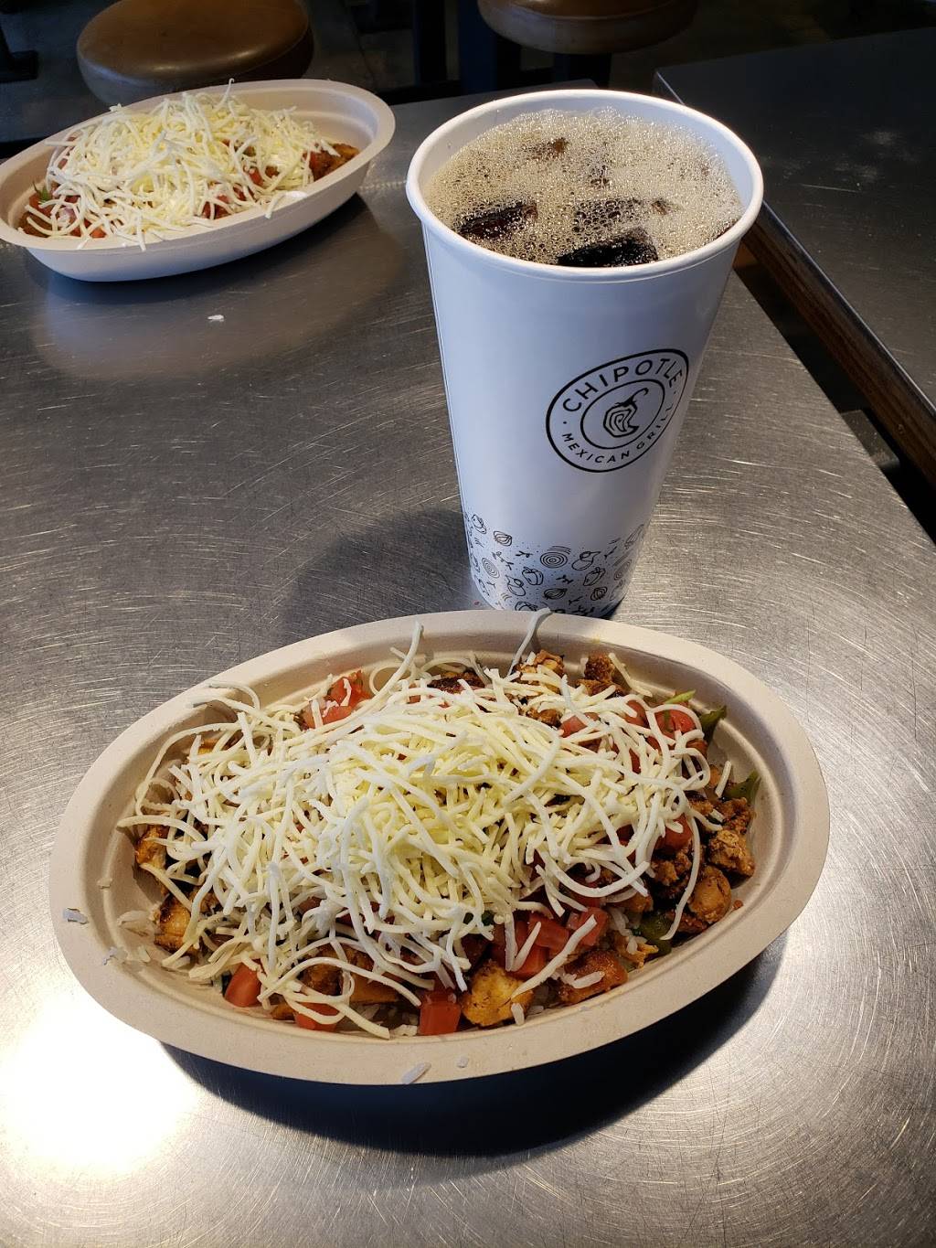 Chipotle Mexican Grill | restaurant | 3227 W Addison St, Chicago, IL 60618, USA | 7735962588 OR +1 773-596-2588