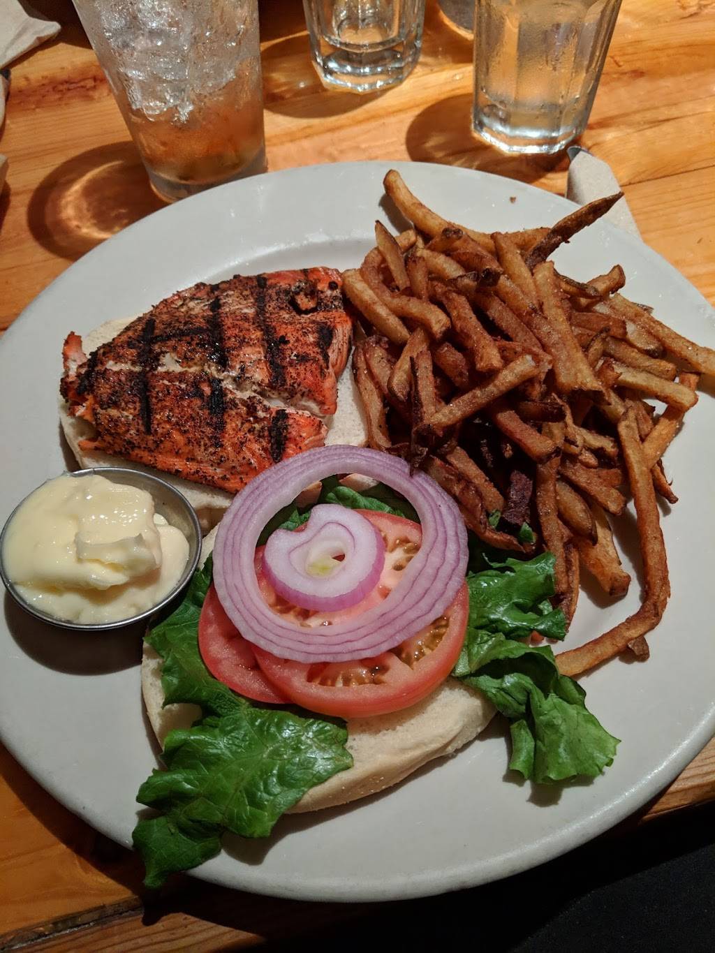 The Sixth Street Bistro & Pub | restaurant | 509 Cascade Ave, Hood River, OR 97031, USA | 5413865737 OR +1 541-386-5737