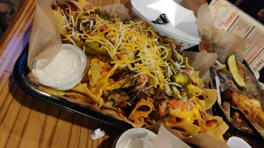 Hole In The Wall | restaurant | 12055 SW 117th Ave, Miami, FL 33186, USA | 3052357005 OR +1 305-235-7005