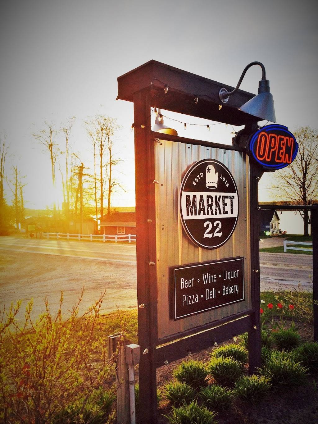 Market 22 | restaurant | 497 E Harbor Hwy, Maple City, MI 49664, USA | 2312286422 OR +1 231-228-6422