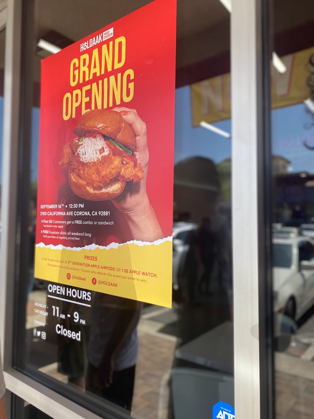 Holdaak Fried Chicken | restaurant | 2150 California Ave #108, Corona, CA 92881, USA | 9514275020 OR +1 951-427-5020