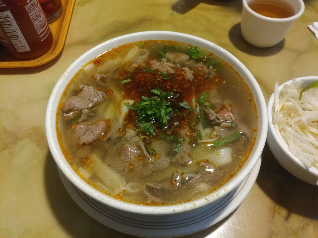 Phnom Penh Noodle House | restaurant | 913 S Jackson St suite A, Seattle, WA 98104, USA | 2067856936 OR +1 206-785-6936