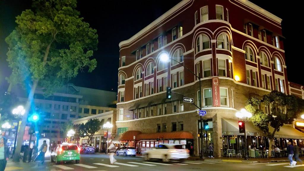 Patricks Gaslamp Pub | restaurant | 428 F St, San Diego, CA 92101, USA | 6192333077 OR +1 619-233-3077