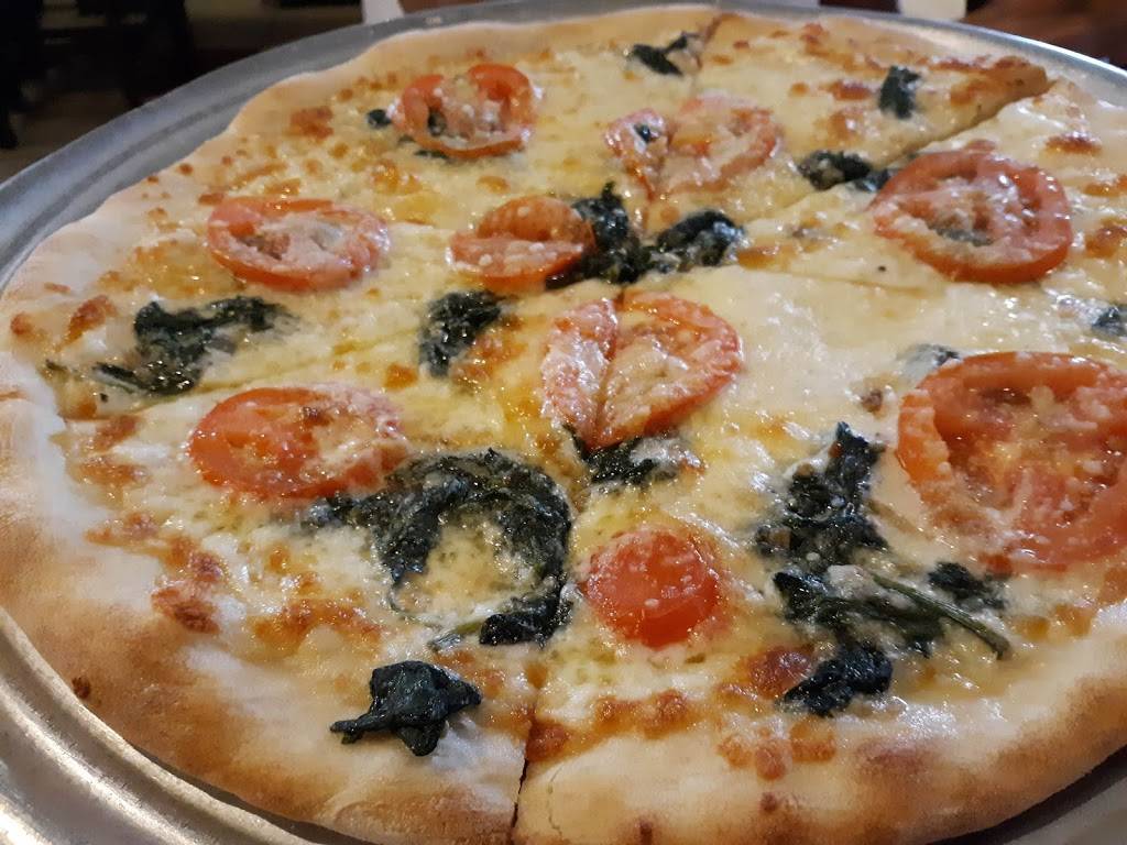 Bella luna restaurant & pizza | restaurant | 7538, 7155 N Wickham Rd, Melbourne, FL 32940, USA | 3212544455 OR +1 321-254-4455