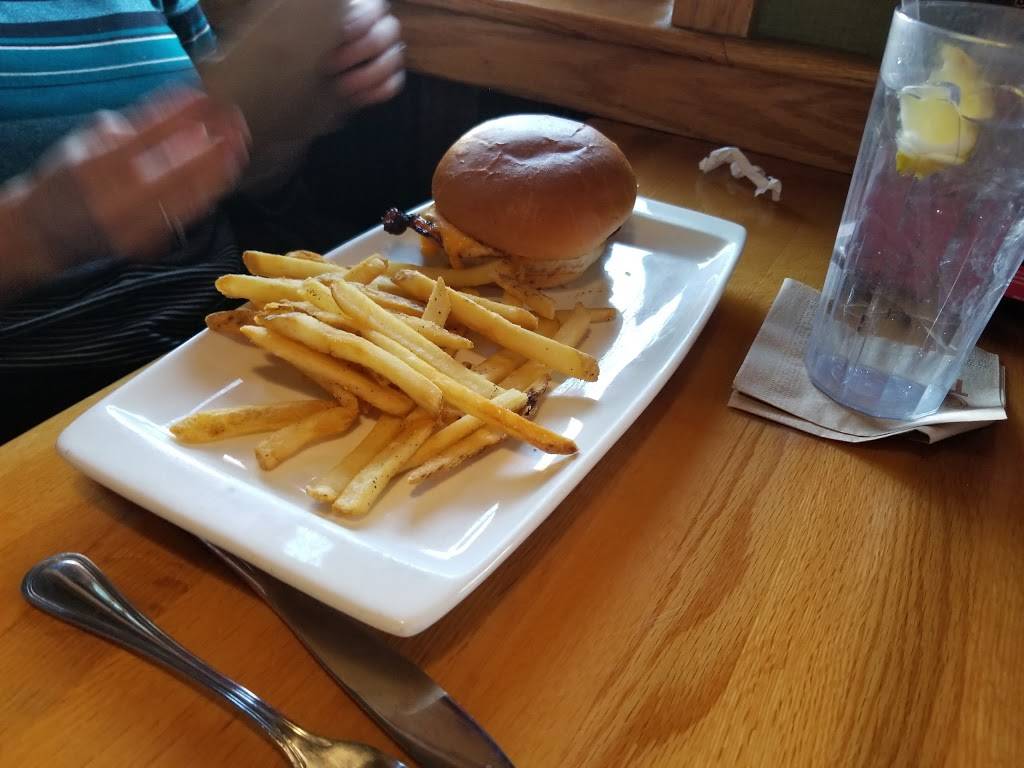 Applebees Grill + Bar | restaurant | 2 W Rd, Newtown, PA 18940, USA | 2154973470 OR +1 215-497-3470