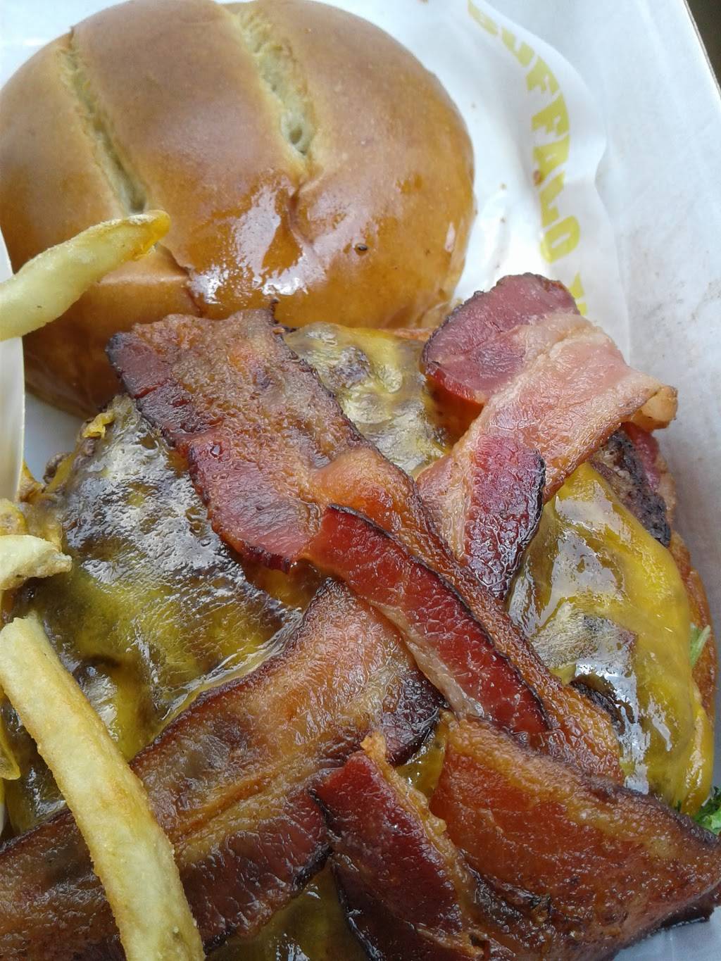 Buffalo Wild Wings | restaurant | 111 Chicago Ridge Mall Drive, F15, Chicago Ridge, IL 60415, USA | 7084249464 OR +1 708-424-9464