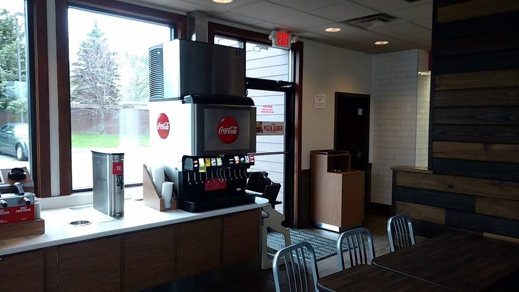Arbys | restaurant | 1808 E West Maple Rd, Walled Lake, MI 48390, USA | 2486696626 OR +1 248-669-6626