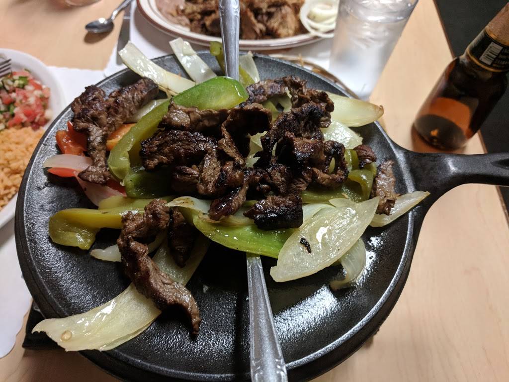 La Azteca | restaurant | 1420 S McDowell Blvd, Petaluma, CA 94954, USA | 7077636844 OR +1 707-763-6844