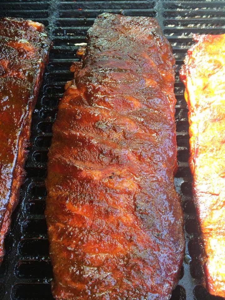 Two Dog Saloon Inc | restaurant | 104 S State St, Roodhouse, IL 62082, USA | 2175895624 OR +1 217-589-5624