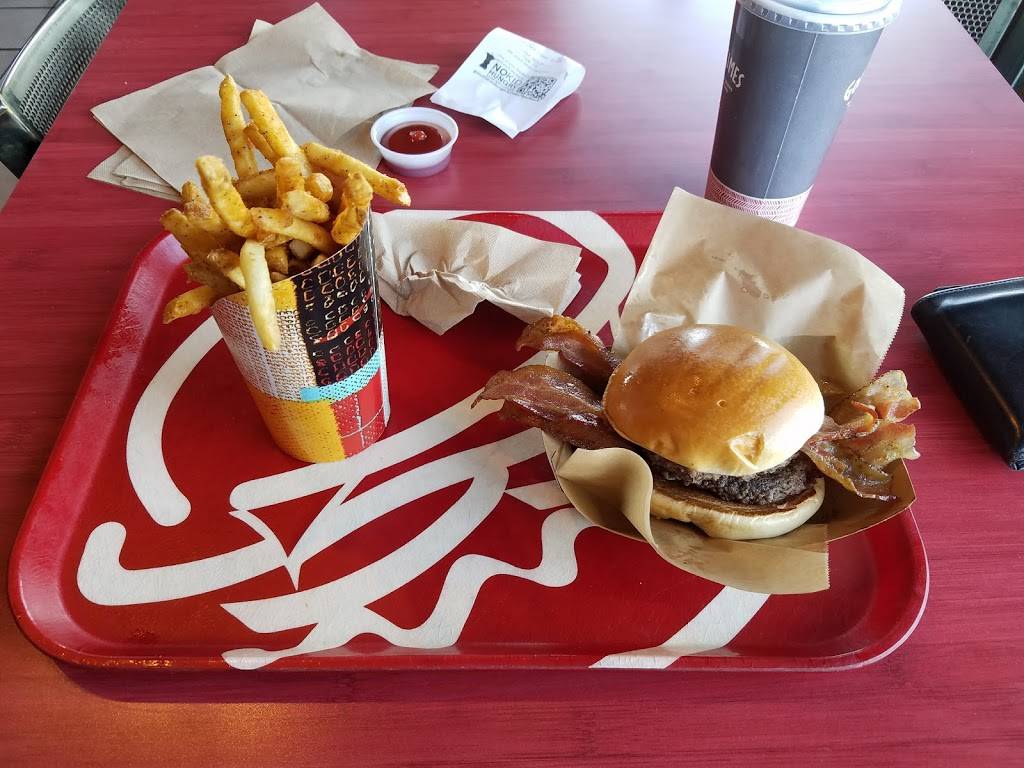 Good Times Burgers & Frozen Custard | restaurant | 4301 City Centre Dr, Firestone, CO 80504, USA | 3037766327 OR +1 303-776-6327