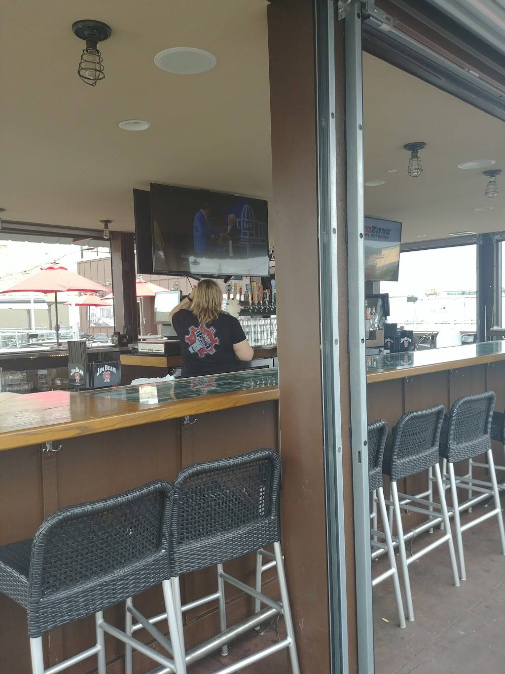 Ox Cart Arcade & Rooftop | restaurant | 255 6th St E, St Paul, MN 55101, USA | 6515286171 OR +1 651-528-6171