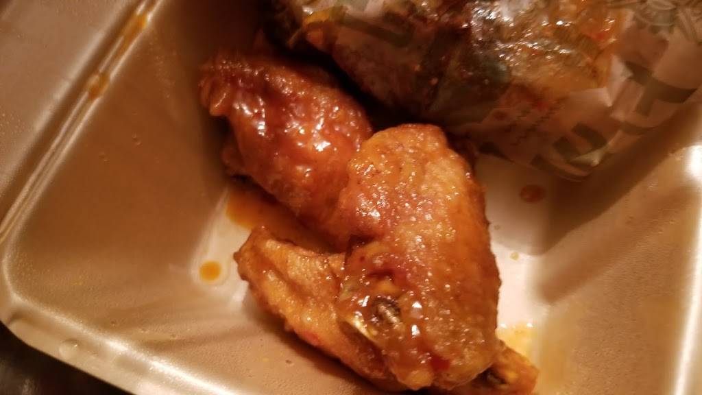 Wingstop | restaurant | 9164 Overland Plaza, Overland, MO 63114, USA | 3144279464 OR +1 314-427-9464