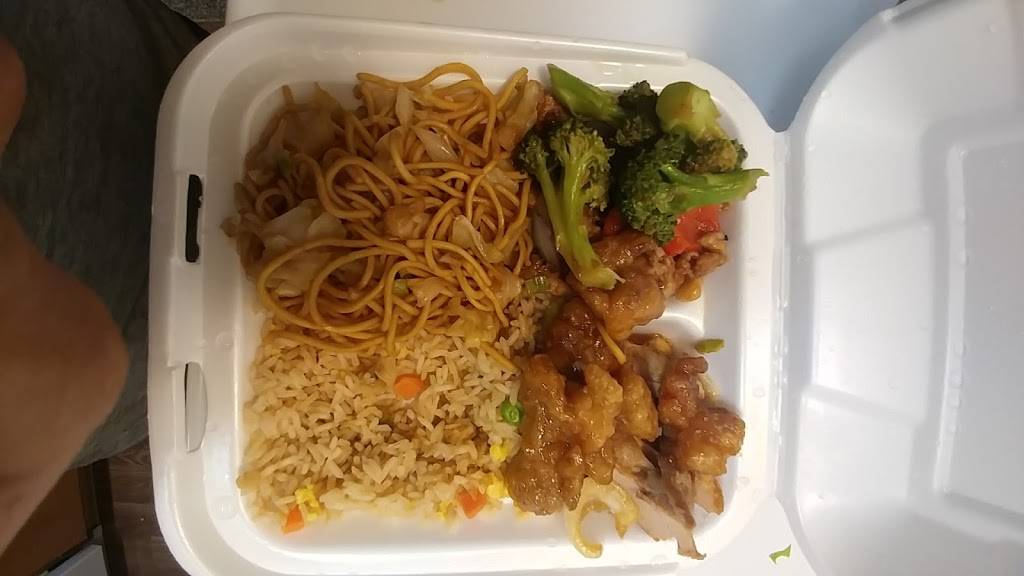 Panda Express | restaurant | 2760 N Maize Rd, Wichita, KS 67205, USA | 3167224649 OR +1 316-722-4649