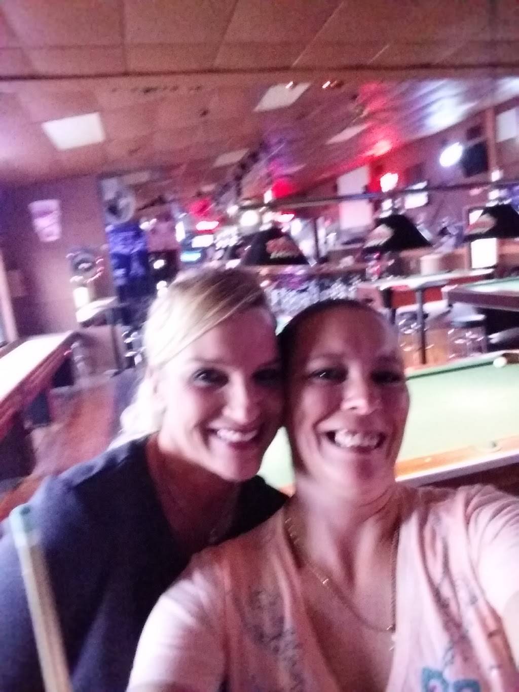 Diamond D Billiards & Sports | restaurant | 3605 Contrary Creek Rd, Granbury, TX 76048, USA | 8175732100 OR +1 817-573-2100