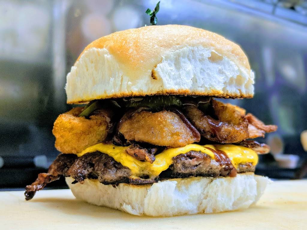 LA Burger | restaurant | 10045 N MacArthur Blvd #113, Irving, TX 75063, USA | 9725019188 OR +1 972-501-9188