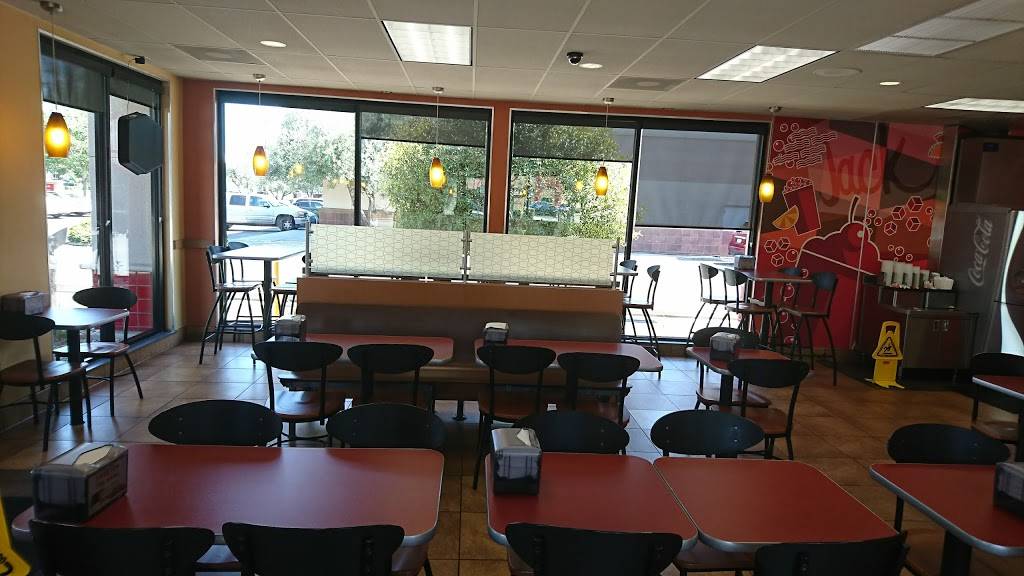 Jack in the Box | restaurant | 5340 W Cypress Ave, Visalia, CA 93277, USA | 5597397369 OR +1 559-739-7369