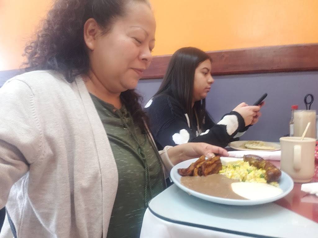 Rio Lempa | restaurant | 2626 Saturn Ave, Huntington Park, CA 90255, USA | 3235856455 OR +1 323-585-6455