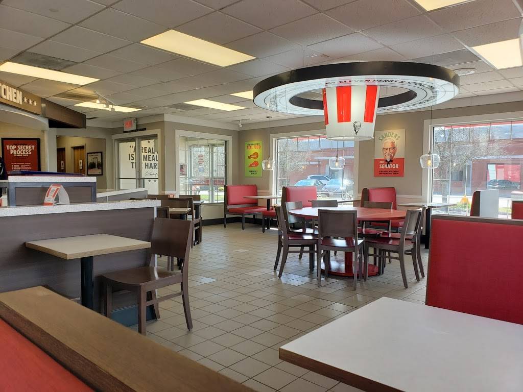 KFC | restaurant | 32 Shunpike Rd, Cromwell, CT 06416, USA | 8606329888 OR +1 860-632-9888