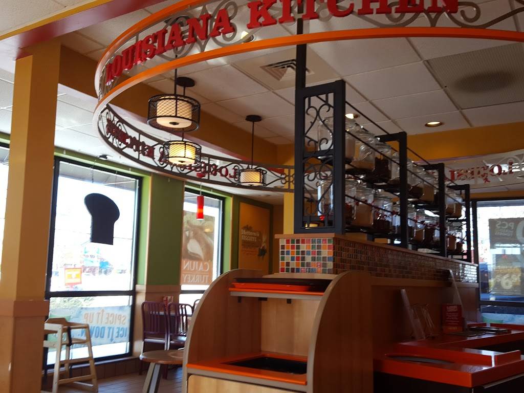 Popeyes Louisiana Kitchen | restaurant | 2390 Dixwell Ave, Hamden, CT 06514, USA | 2032887674 OR +1 203-288-7674