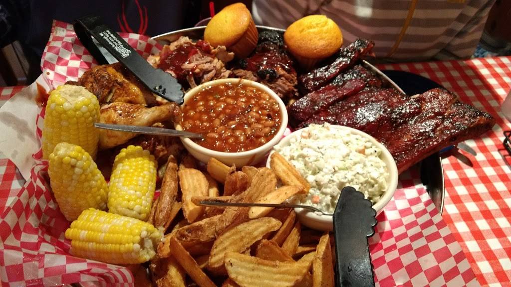 Famous Daves Bar-B-Que | restaurant | 1 Cabela Blvd, Scarborough, ME 04074, USA | 2075100025 OR +1 207-510-0025