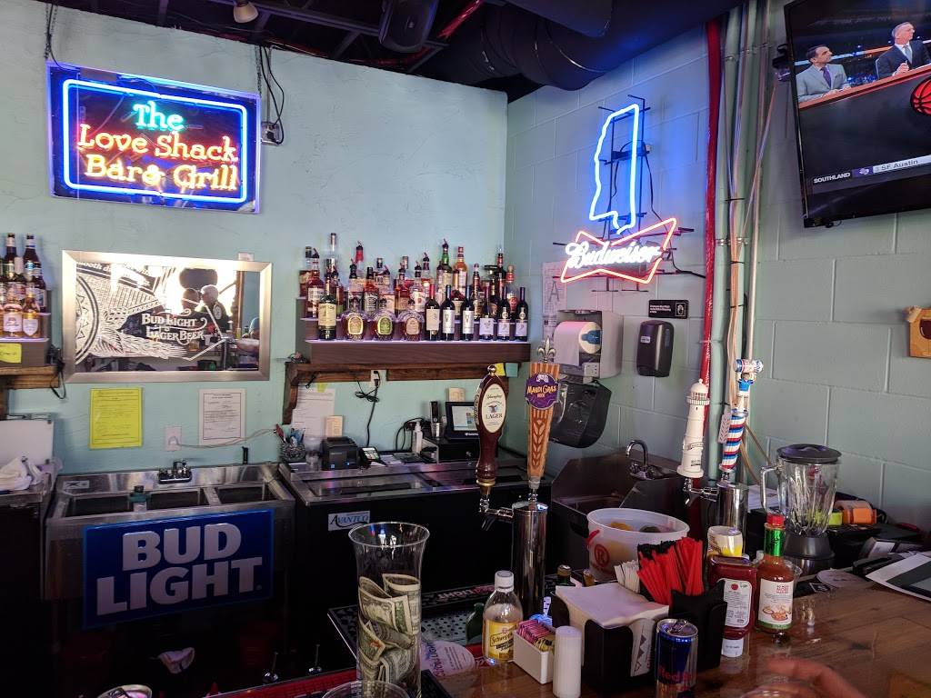 Love Shack | restaurant | 1013 Government St, Ocean Springs, MS 39564, USA | 2282151007 OR +1 228-215-1007