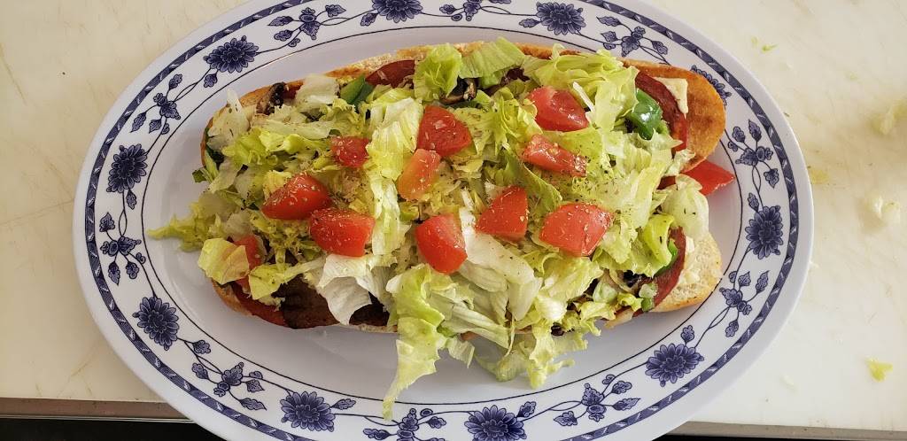 Resto Le Charlot | restaurant | 96 QC-202, Venise-en-Québec, QC J0J 2K0, Canada | 4505555555 OR +1 450-555-5555