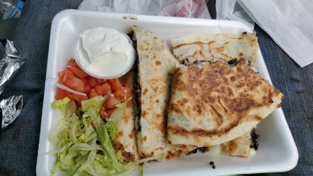 Tacos El Charrito | restaurant | 178 W Becher St, Milwaukee, WI 53204, USA | 4142108277 OR +1 414-210-8277