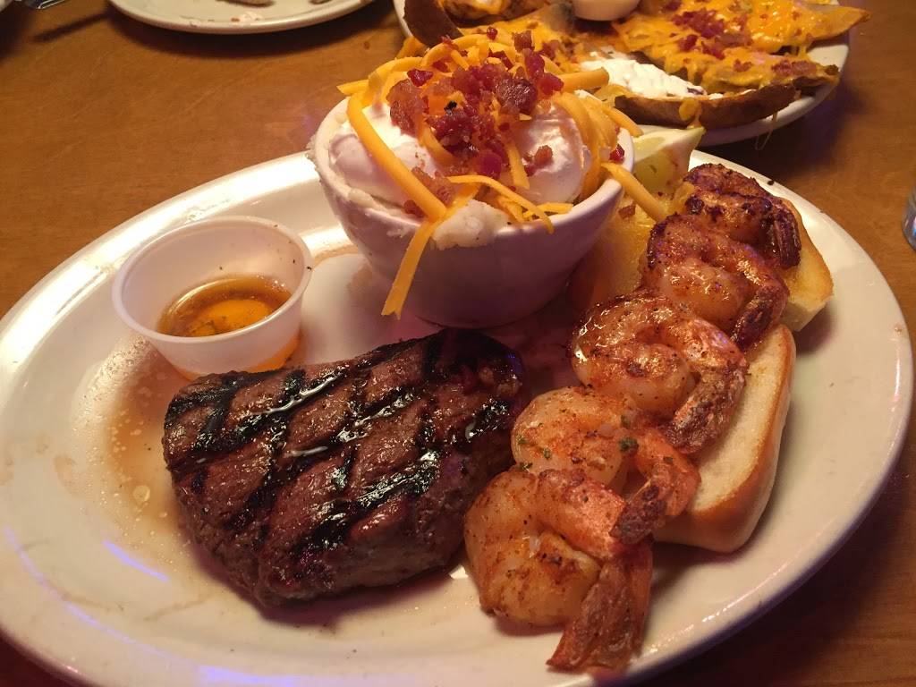 Texas Roadhouse | restaurant | 42 E 1400 N, Logan, UT 84341, USA | 4357537740 OR +1 435-753-7740